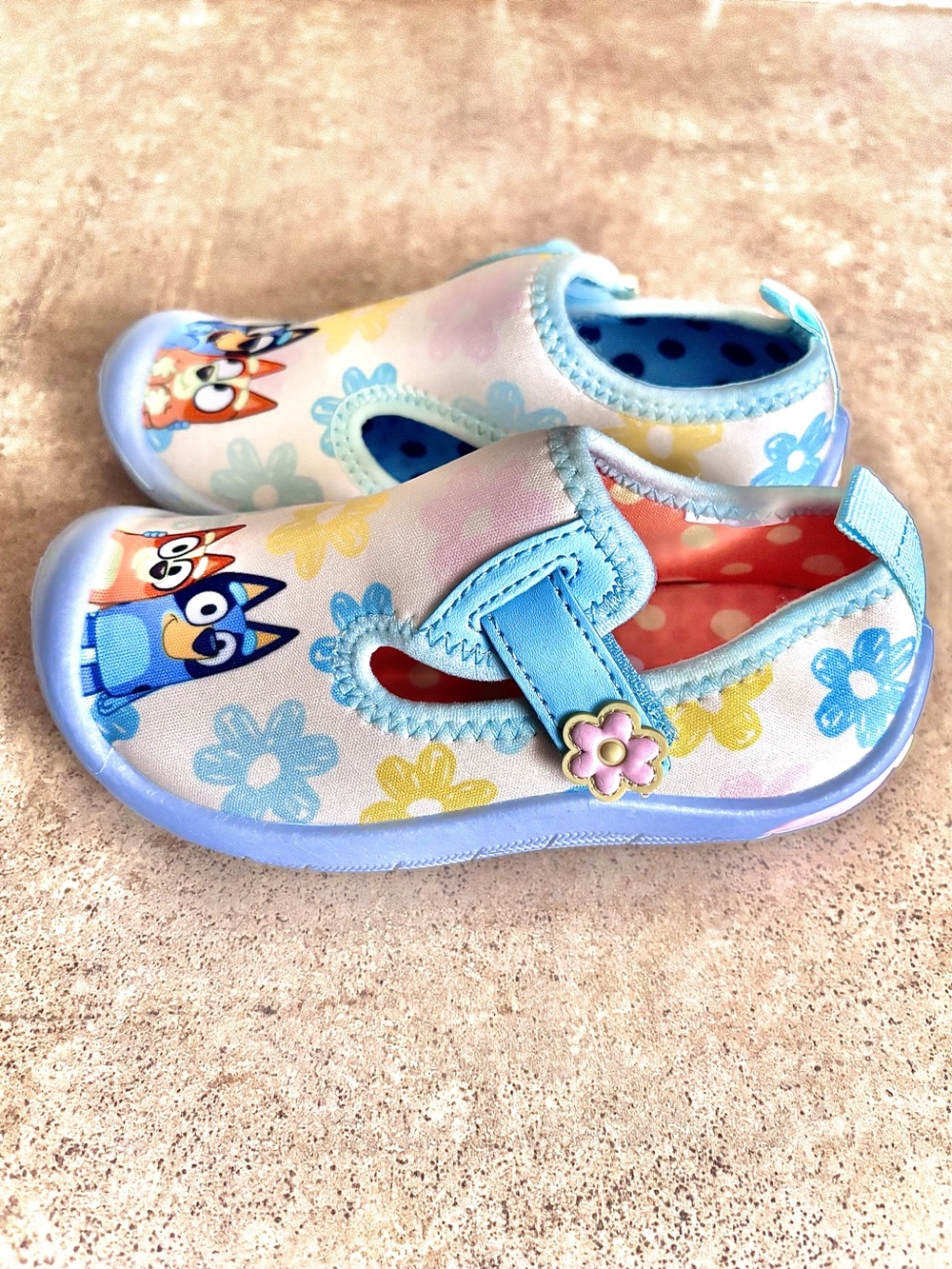 NWOT Bluey Flower Water Shoes – Toddler Girls Size 10 - Picture 8 of 9